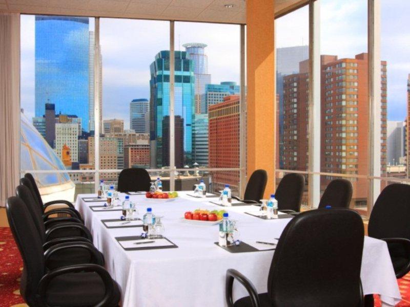 Sheraton Minneapolis Downtown Convention Center Екстер'єр фото