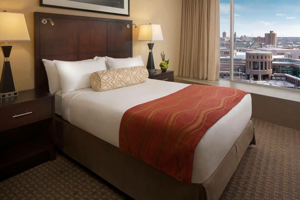 Sheraton Minneapolis Downtown Convention Center Екстер'єр фото